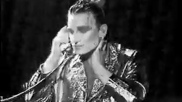 U2 "Think Different" Apple Commercial смотреть онлайн