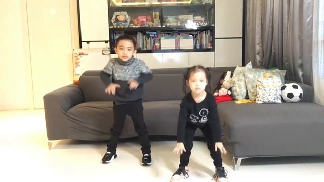 BLACKPINK - 'Solo' Dance Cover | Claydon ft Chloe смотреть онлайн