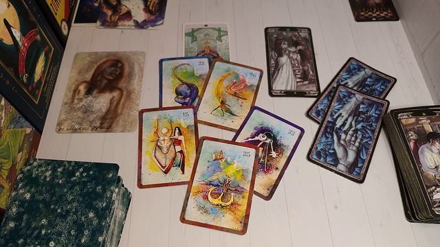 КАКОЙ МУЖЧИНА ДУМАЕТ О ТЕБЕ? / таро онлайн расклад / гадание онлайн смотреть онлайн