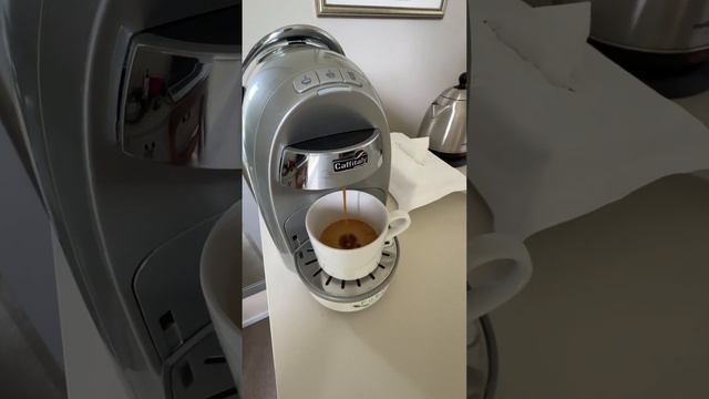 Первый раз в жизни решил сварить себе кофе из кофе машины. #кофе #кофеманы #кофемашина смотреть онлайн