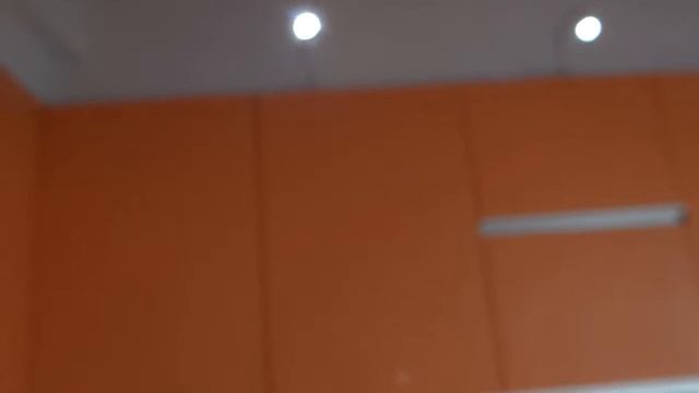 Интересна Кухня изцяло в Оранж и Титан смотреть онлайн