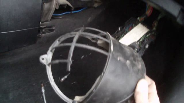 Снимаем и разбираем вентилятор печки Ford Fusion