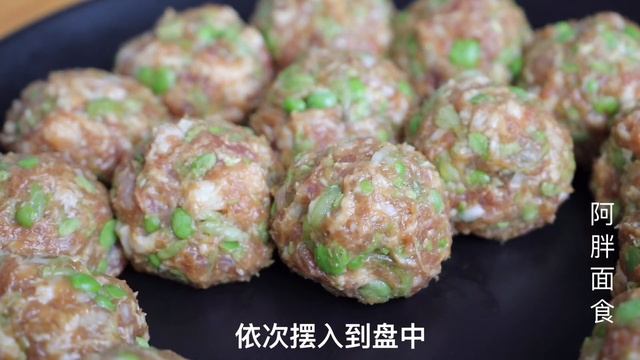 豌豆这样吃舒服，加入肉末不用炒，咬一口汁水往外流，够有味！【阿胖面食】 смотреть онлайн