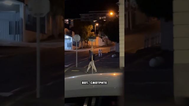 Подняли настроение бездомному в Южной Африке. #африка #юар #кейптаун #помощь смотреть онлайн