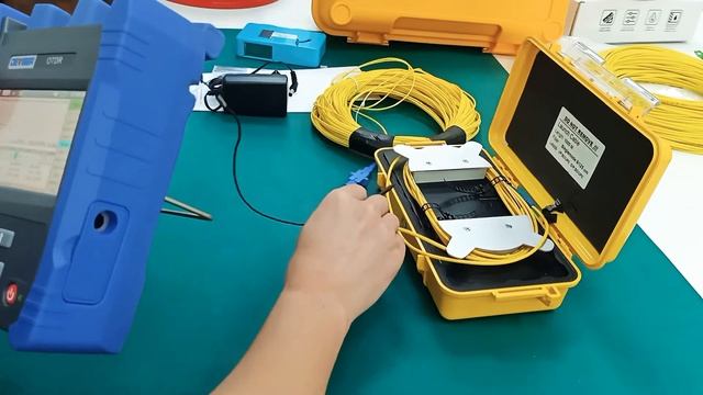 Máy đo OTDR Deviser AE1001 Chính Hãng