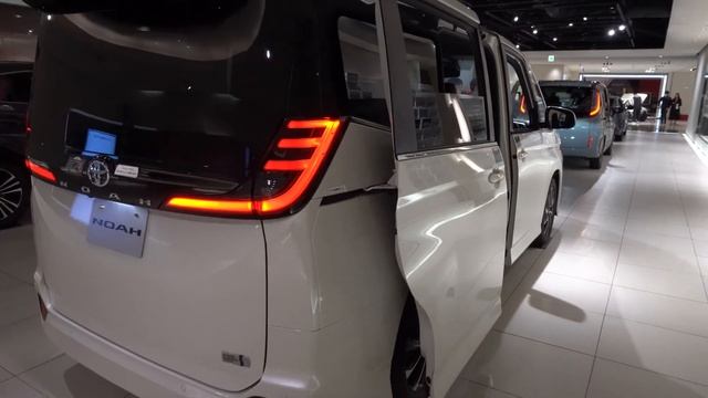 新型トヨタノア ハイブリッドS-Z 2024年 7人乗り - NEW 2024 TOYOTA NOAH HYBRID S-Z 7 Seat - New Toyota Noah 2024 White смотреть онлайн