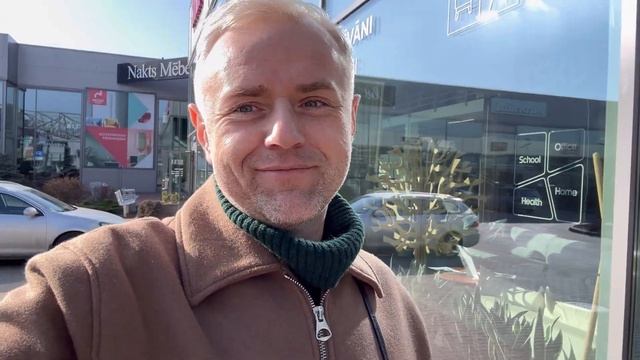 RīGA: КАК ПОТРАТИТЬ 10.002 ЕВРО В ПЛЯВНИКАХ ЗА ЧАС? смотреть онлайн