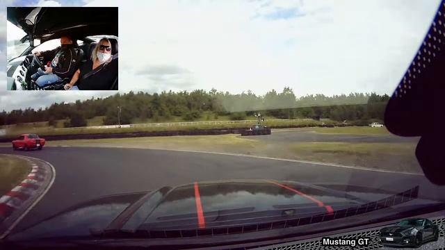 3 Sisters Wigan Mustang GT 1155 Drive with CarChaseHeros смотреть онлайн