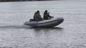 Аквилон 390 мк мотор хайди 9.9 (15) винт 11.Три Человека. Шкипер 90кг пассажиры 95 и 90 кг