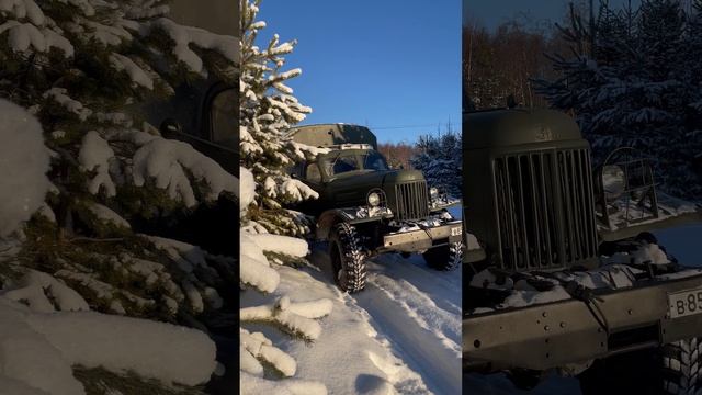 По заснеженным лесам Костромской области на ЗИЛ-157. смотреть онлайн
