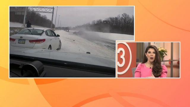 Driver strikes Willoughby police cruiser on Christmas Day смотреть онлайн