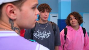 КАМИЛЬ УШЕЛ ИЗ ДОМА СТАЛ БОМЖОМ🤯УГНАЛИ ТАЧКУ🤯НАРВАЛИСЬ НА БАНДИТОВ! УЛЕТЕЛИ ОТДЫХАТЬ ПОТЕРЯЛИ