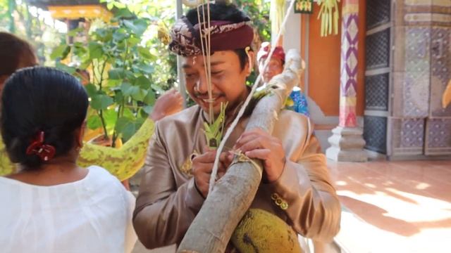 Mesakapan Pawiwahan I Kadek Susila Yantho & Ni Putu Ratna Sawitri Senin 29 April 2024 смотреть онлайн