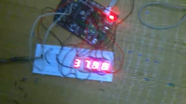 Digital thermometer using seven segment LED смотреть онлайн
