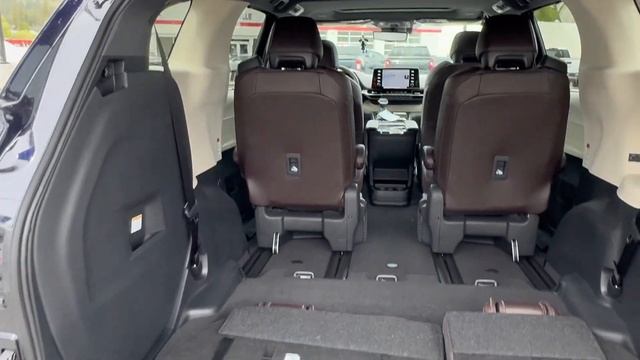 2024 Toyota Sienna Platinum