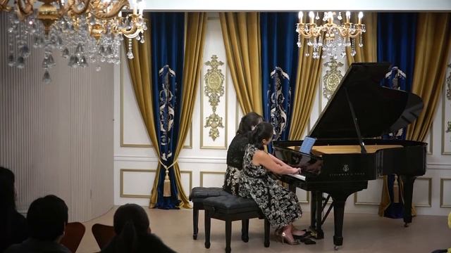 Rondo in A Major,D 951 - Franz Schubert_Four hands ♤Esther Park & Sun-A Park Piano duo♤ смотреть онлайн