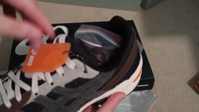 HAL STUDIOS X ASICS GEL-1130 MK II FOREST SNEAKER UNBOXING смотреть онлайн