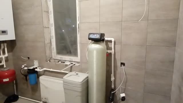 Самый ходовой фильтр - умягчитель воды для загородного дома смотреть онлайн