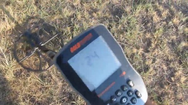 Копаем  с металлоискателем  Gold Hunter T90 Frogman.+ Minelab E-Trac