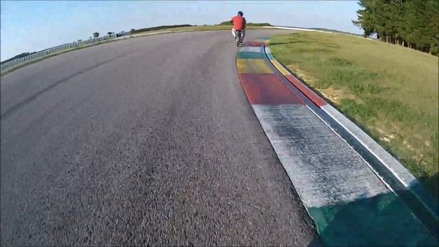 Chambley Circuit Rassemblement 2019 (version longue) - Lord Authentic | #Solex смотреть онлайн