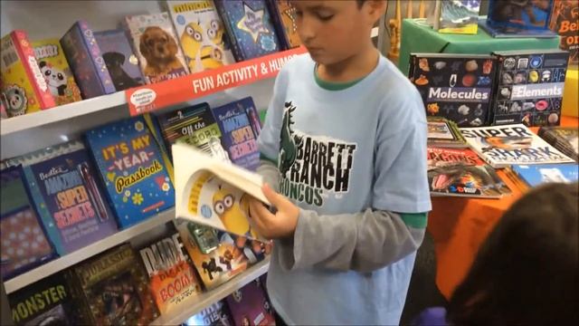 SHOPKINS SHOPVILLE BOOK at Book Fair | ШОПКИНС! Книга в школе смотреть онлайн