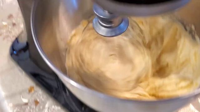 Хрустящие вафельные трубочки. смотреть онлайн
