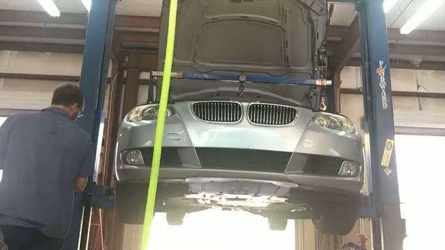 2010 BMW 328i Oil Pan Time Lapse (3) смотреть онлайн