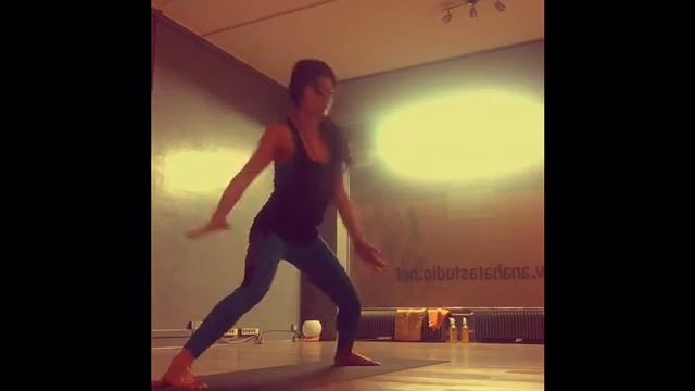 Moon Salutation -Anahata Flow смотреть онлайн