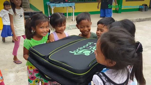 Smart brings tablets, laptop and more to remote Iloilo school with no access to electricity смотреть онлайн