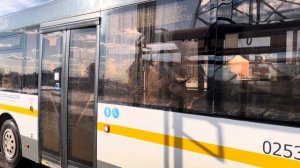 Автобус ЛиАЗ-4292.60(1-2-1) следует по маршруту 3 ”Микрорайон - С/х Озёры”