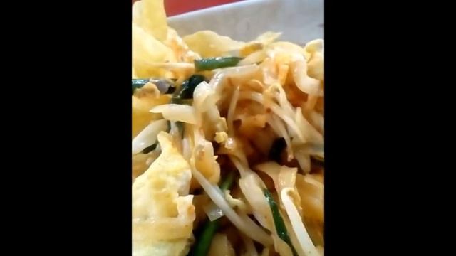 1$ Pad thai covered by egg[ผัดไทย]famous menu in thailand смотреть онлайн