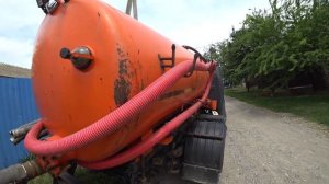 Пробиваю засор в канализации ассенизатором / Заработок и будни ассенизатора / Валдай