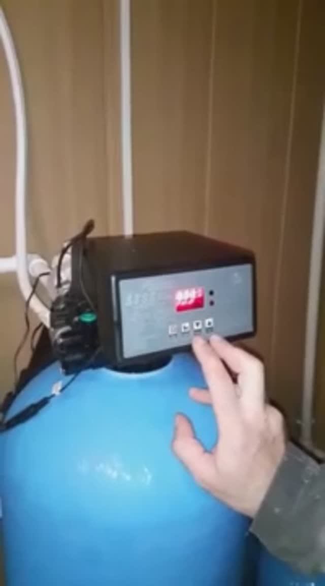 Как сделать принудительную промывку клапана Runxin и сколько соли должно быть в солевом баке смотреть онлайн