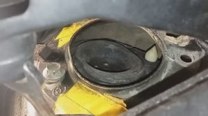 Замена опор стоек на рено Меган 2. Без снятия стоек.