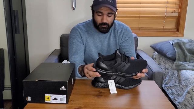 Unboxing Men Adidas Ultraboost LTD Triple Black Urdu/Hindi смотреть онлайн