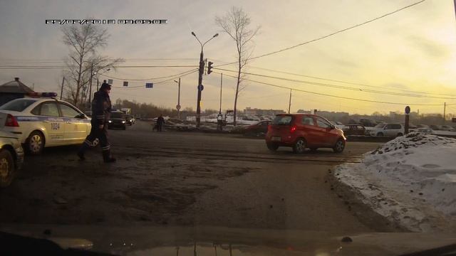 Как ловят гайцы на ЖД перекрестках смотреть онлайн