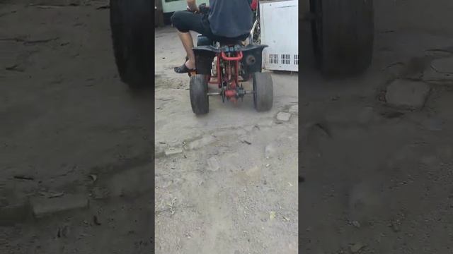 детски Квадроцикл дрифуеть смотреть онлайн