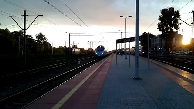 EP09-003 RPx4 Długie TLK Wyspiański+ED250-017 RPx1 na stacji Częstochowa Stradom смотреть онлайн