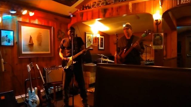 Eddi Lambert, I feel good. Tara's Tavern смотреть онлайн