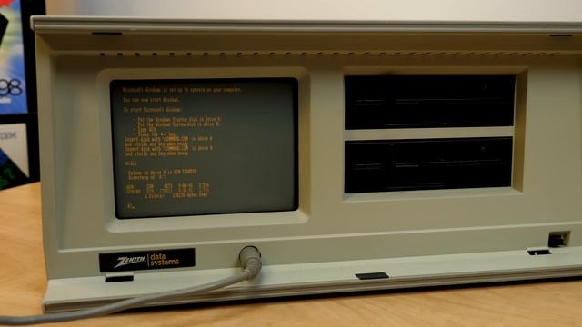 Installing Windows 1.0 on an '80s Zenith Portable PC смотреть онлайн