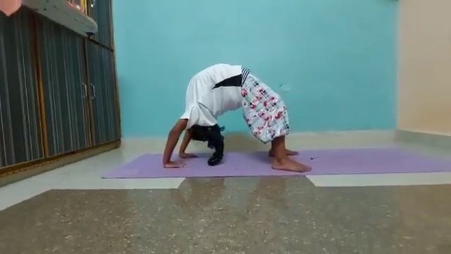 PALATI GEETHIKA GAGANA SRI. performance from Divine yoga's championship AGE : 9 смотреть онлайн