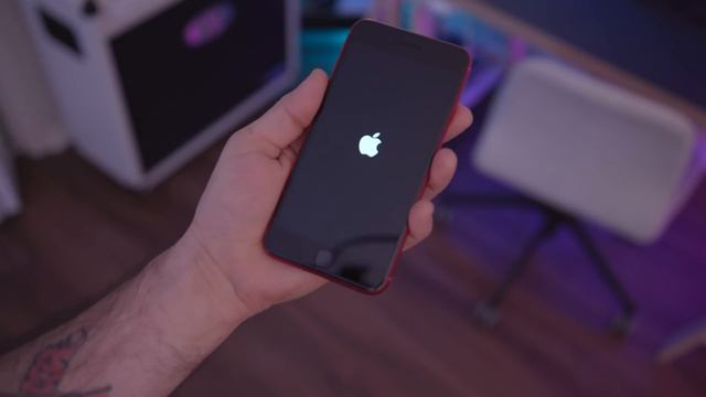 Review: The Truth Behind Apple's RED iPhone 8 Plus... смотреть онлайн