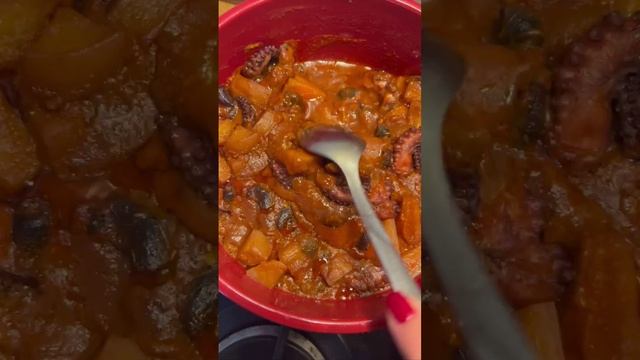 Осьминог с картофелем и овощами — #осьминог, #картофель, #овощи.