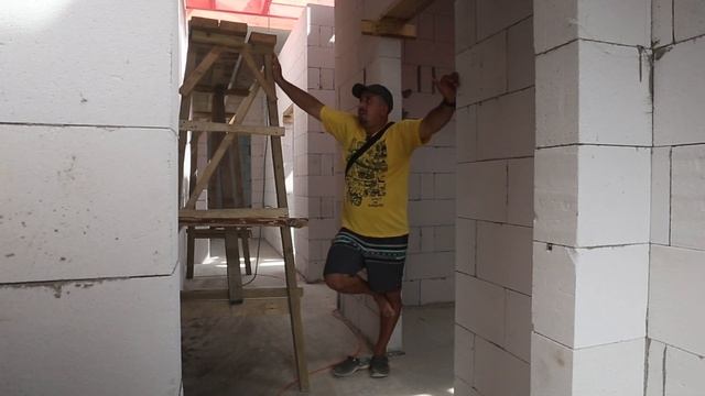 Плиты перекрытия и стропильная система. Продолжаем строительство одноэтажного дома из газобетона