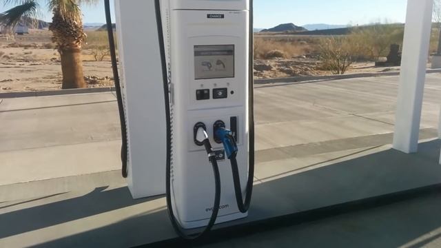 EVgo Baker, CA: Site Review. 350 kW Charger is Now Live! смотреть онлайн