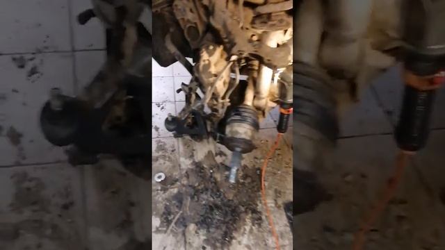 Mitsubishi Pajero замена передней ступицы Автосервис Волгоград Землячки 29 смотреть онлайн