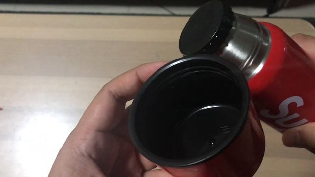 SUPREME x SIGG, Vacuum Insulated Bottle 0.75L FW20 : UNBOXING REVIEW 4K смотреть онлайн