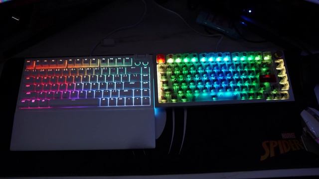 Razer Blackwidow V4 75% WHITE | Unboxing Soundtest Comparison RGB Test