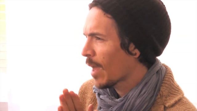 Sophie Eggleton Interviews Brandon Boyd - Part 1 - So The Echo смотреть онлайн