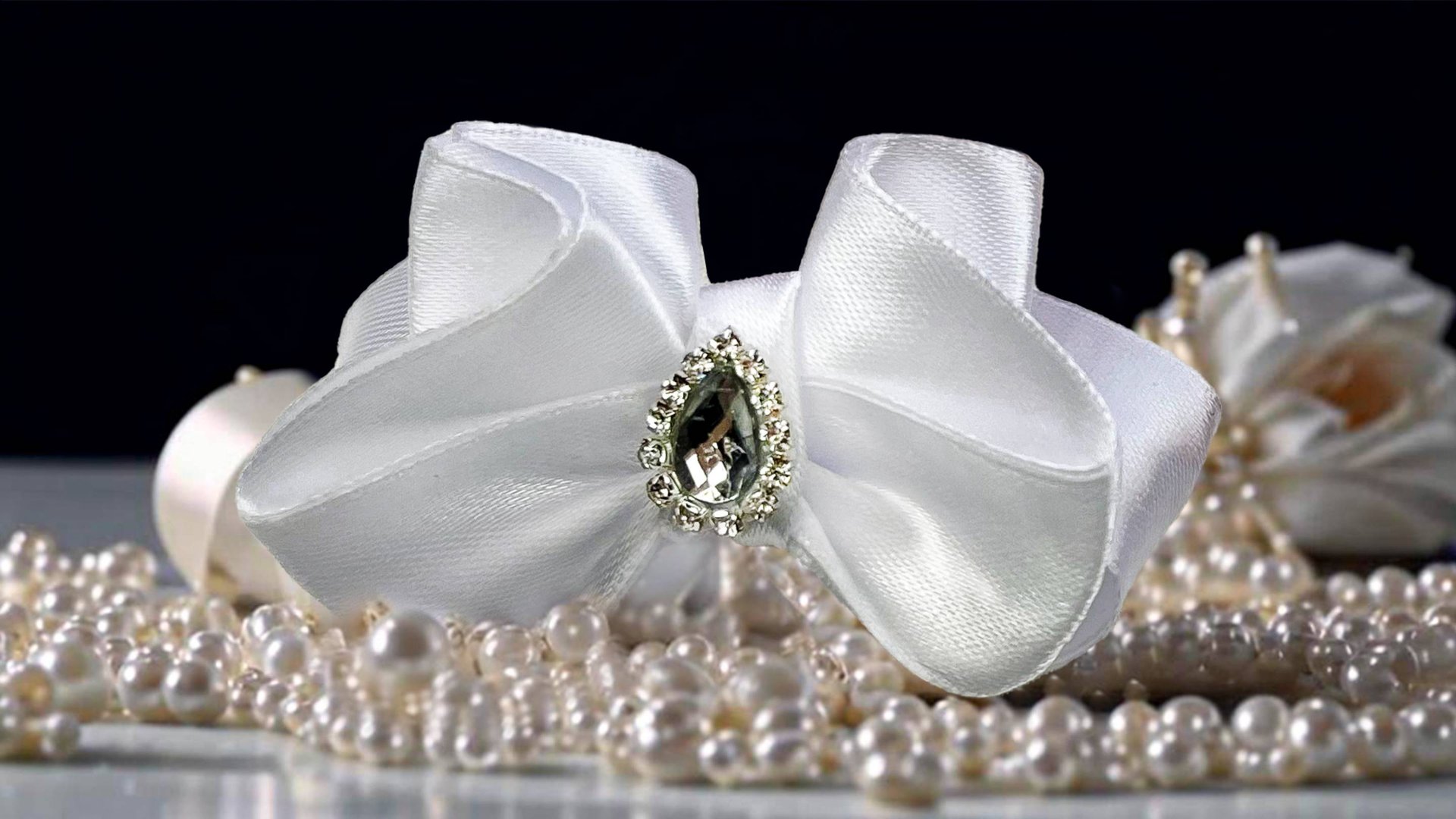 🎀✨ Как сделать потрясающие бантики из лент за 5 минут! Бант для елочной игрушки смотреть онлайн